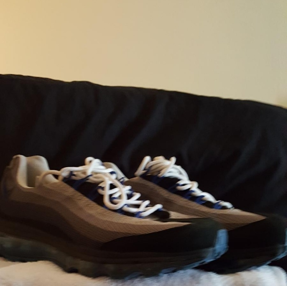 Running shoe